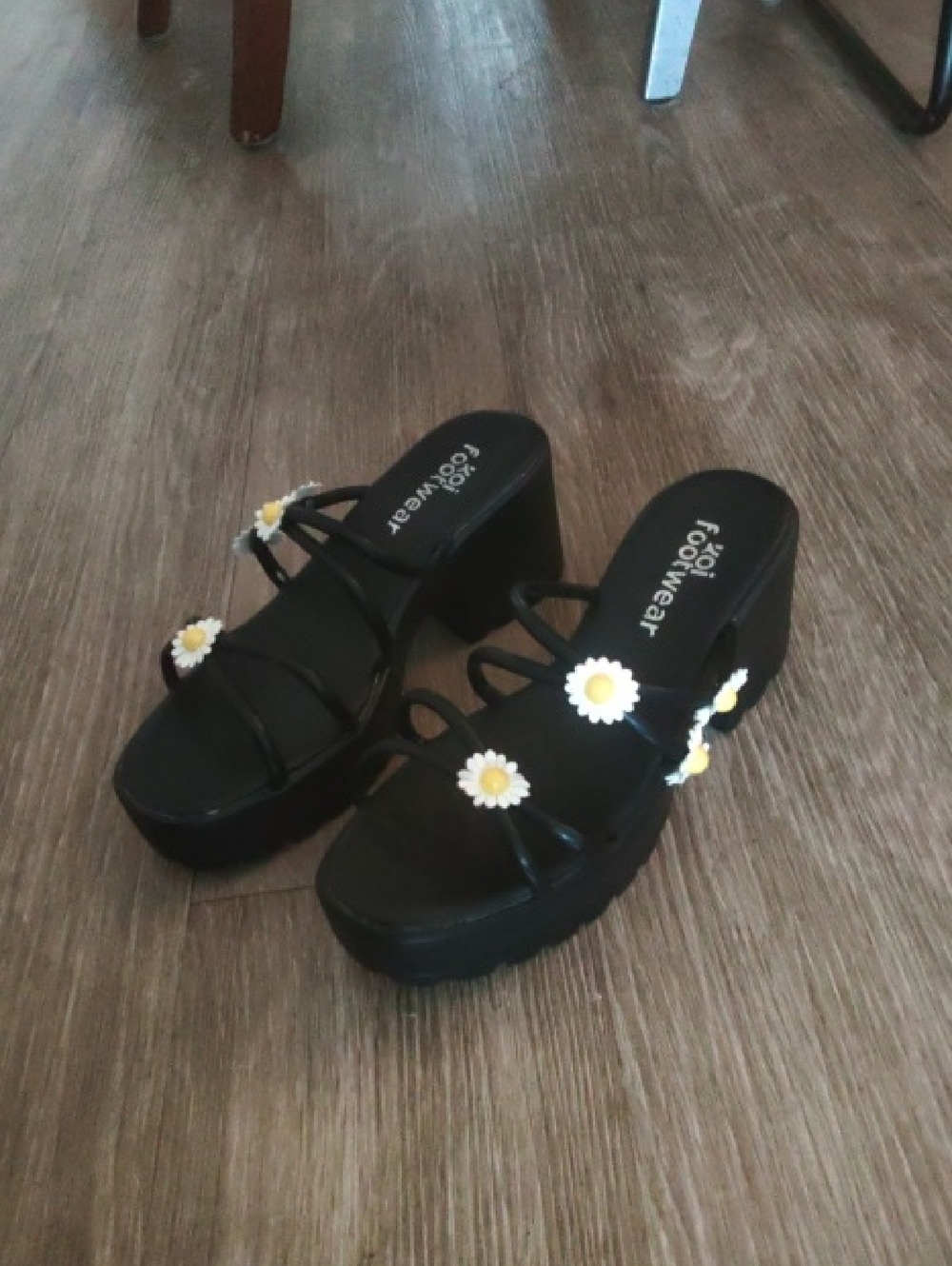 Black Platform Daisy-Strap Sandals